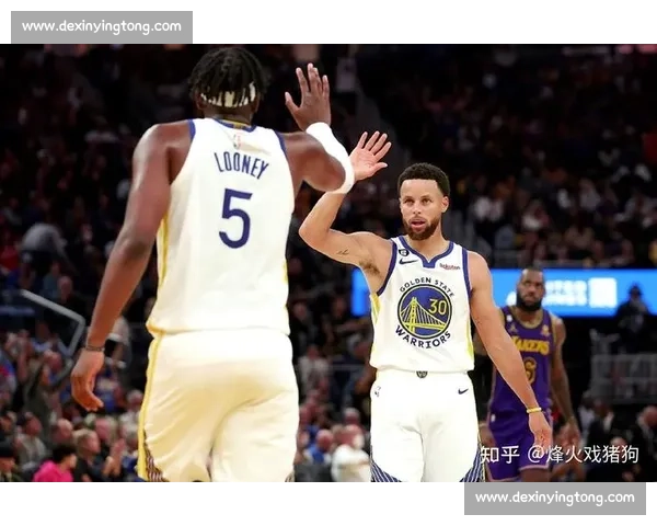 湖人对勇士比赛观后感老将智慧与青春火力的正面对决诠释季后赛篮球魅力